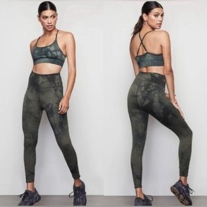 Good American Tie Dye Seamless High Waist
Leggings Size 0/1